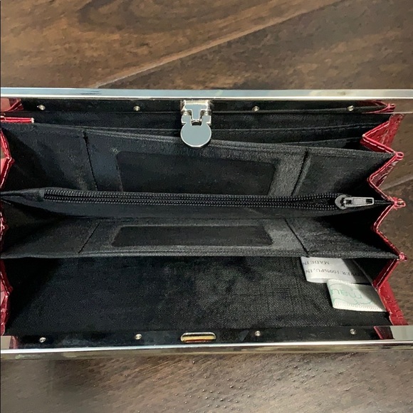 Wallets - Picture 2 of 4